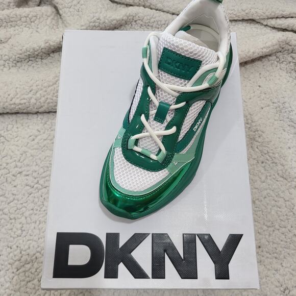NIB DKNY Juna Everyday Lace Up Platform Athletic Sneaker White/Green sz 5 - Picture 2 of 8